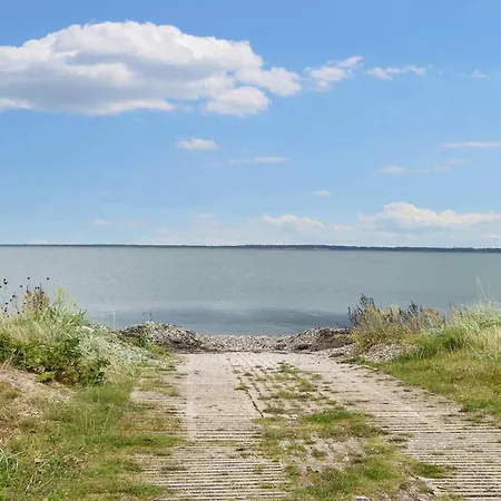 5 Person In Thyholm-by Traum